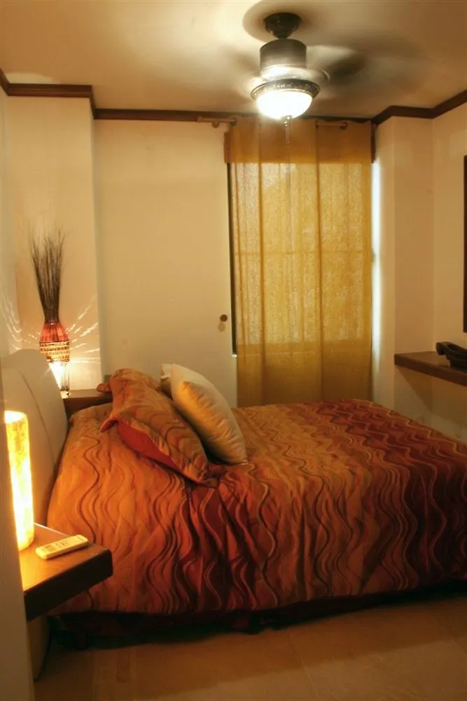 *** Hotel Plaza Marina Condos Playa del Carmen Mexico